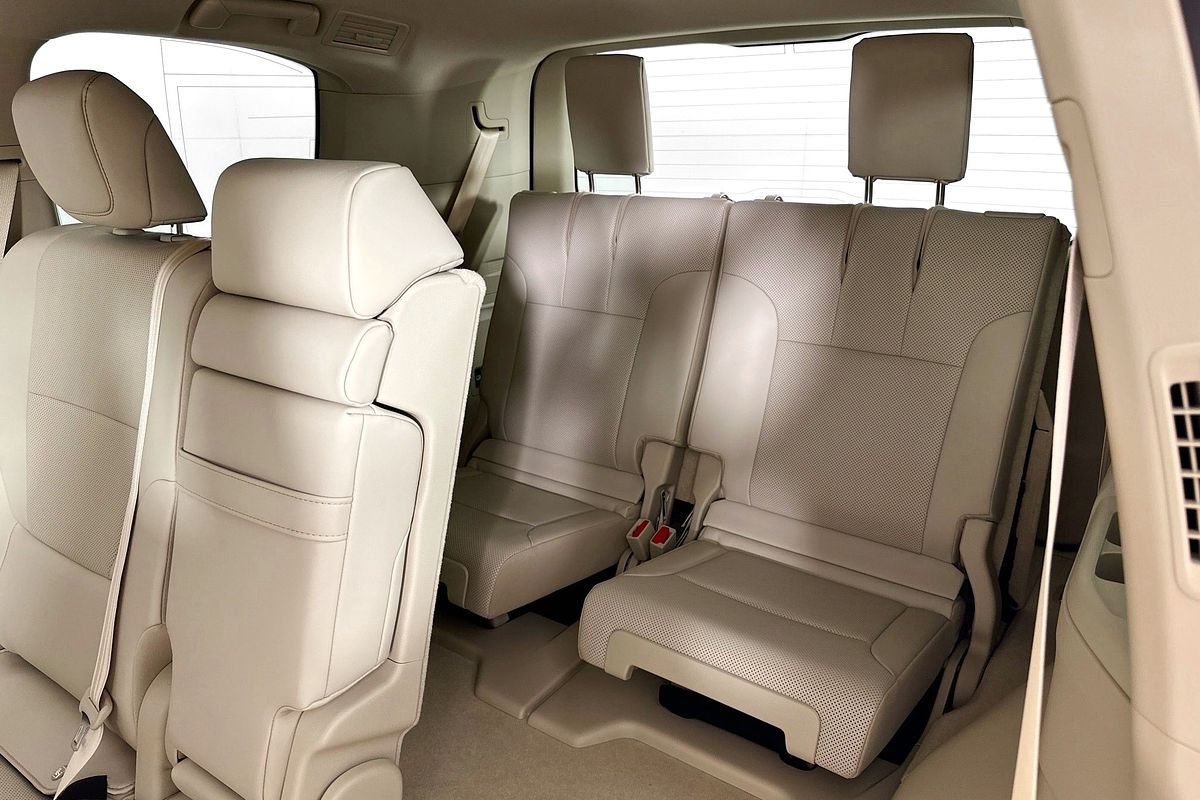 2024 Toyota LANDCRUISER LC300 VX (4x4) FJA300R