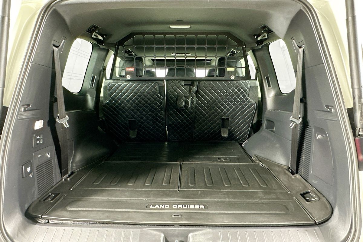 2024 Toyota LANDCRUISER LC300 SAHARA (4x4) FJA300R