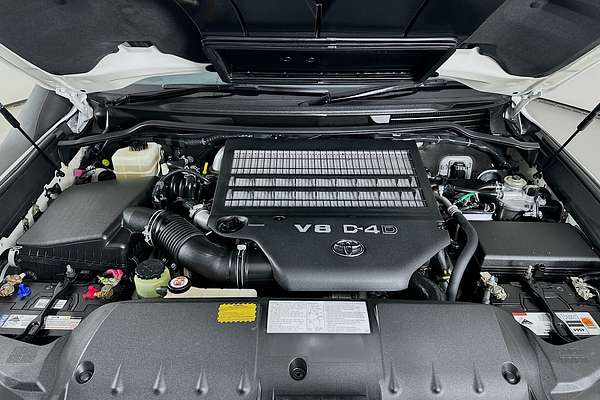 2016 Toyota LANDCRUISER Sahara VDJ200R