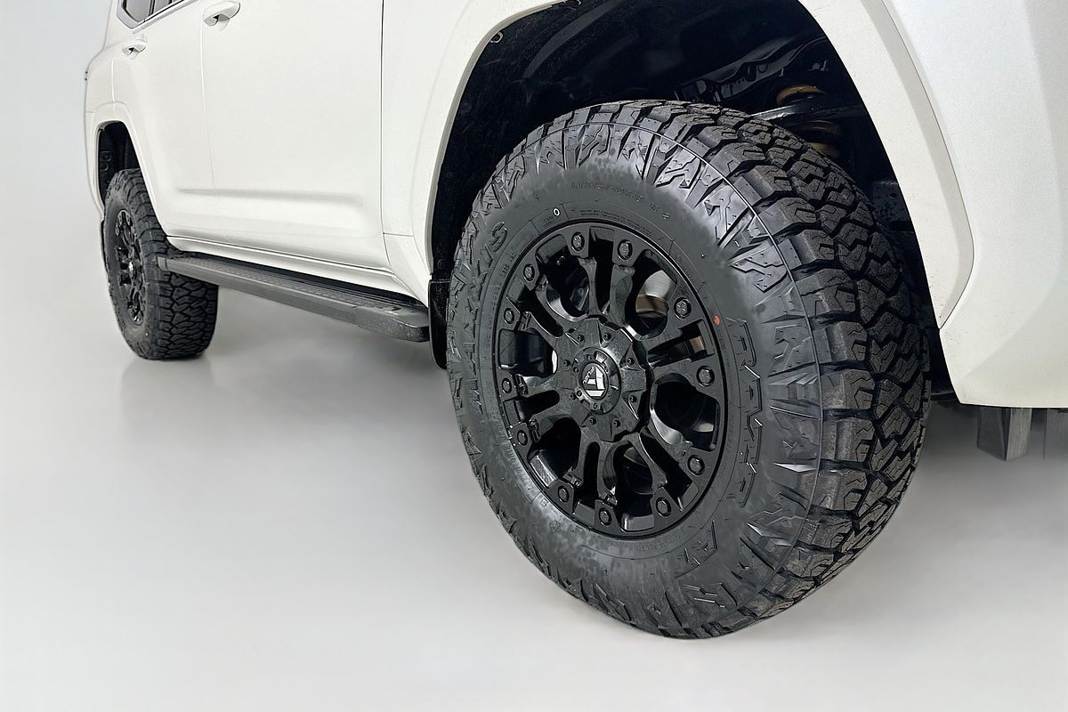 2024 Toyota LANDCRUISER VX FJA300R