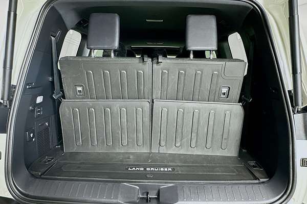 2022 Toyota LANDCRUISER LC300 SAHARA (4x4) FJA300R