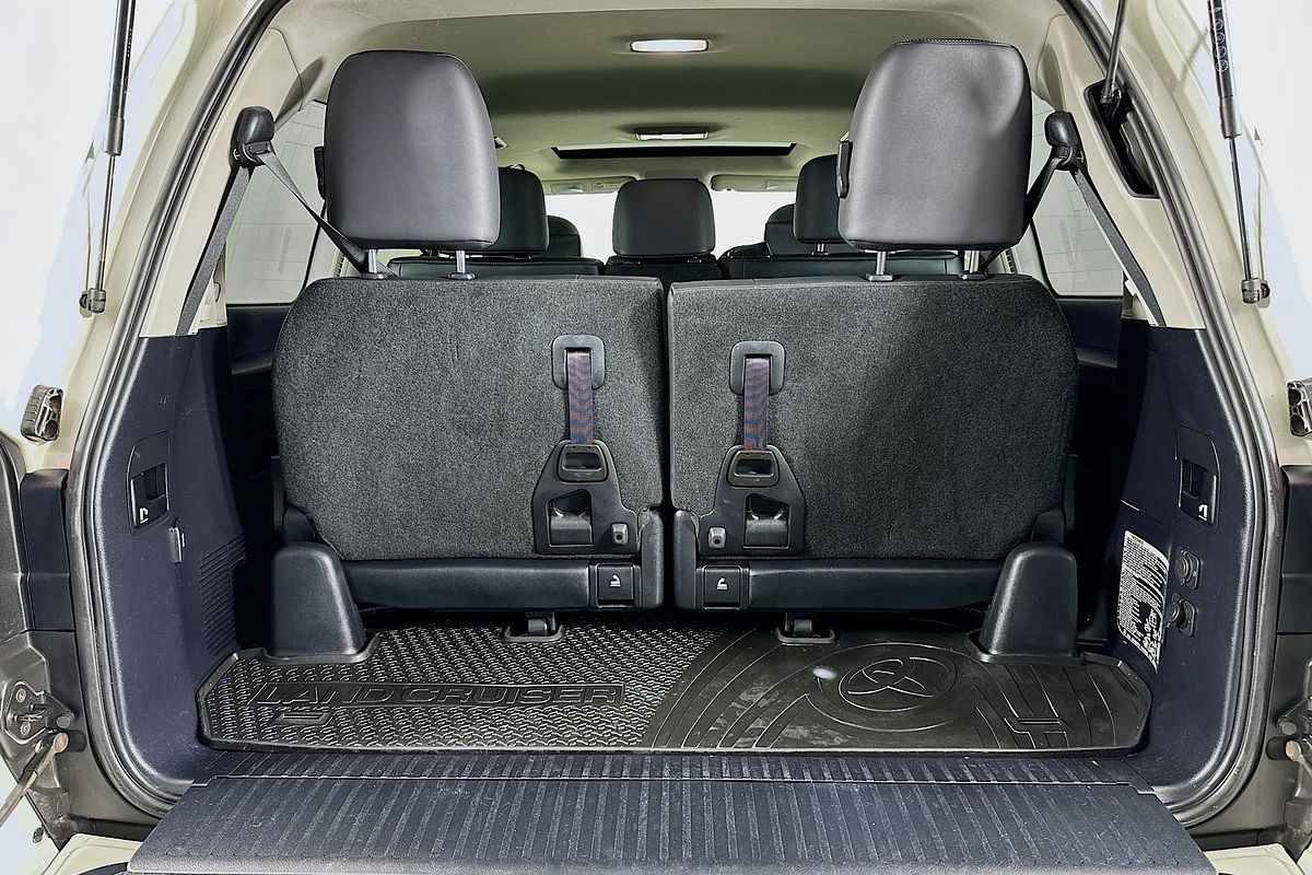 2020 Toyota LANDCRUISER LC200 SAHARA (4x4) VDJ200R