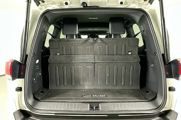 2022 Toyota Landcruiser LC300 SAHARA (4x4) FJA300R