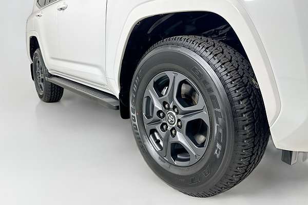 2023 Toyota LANDCRUISER LC300 VX (4x4) FJA300R