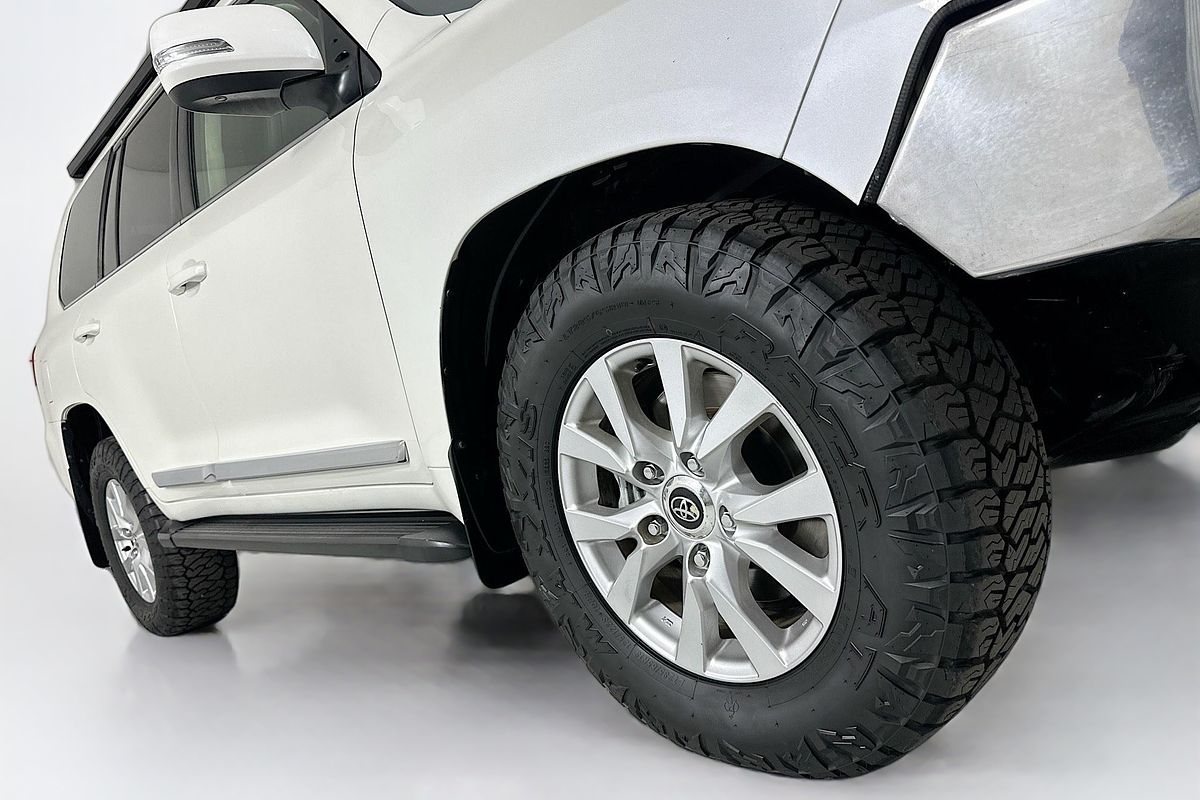 2017 Toyota LANDCRUISER SAHARA (4x4) VDJ200R MY16