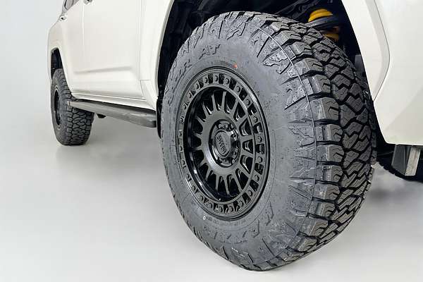 2022 Toyota Landcruiser LC300 SAHARA (4x4) FJA300R