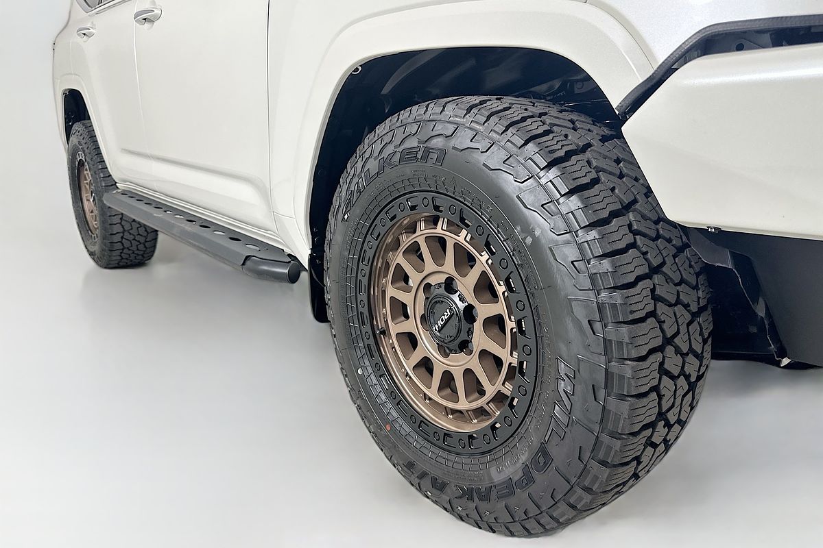 2022 Toyota LANDCRUISER LC300 SAHARA (4x4) FJA300R