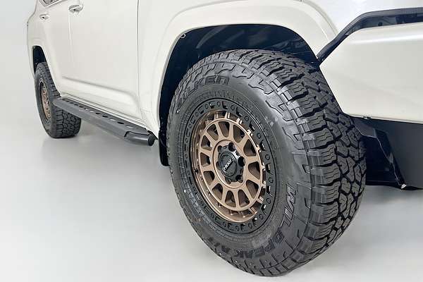 2022 Toyota LANDCRUISER LC300 SAHARA (4x4) FJA300R