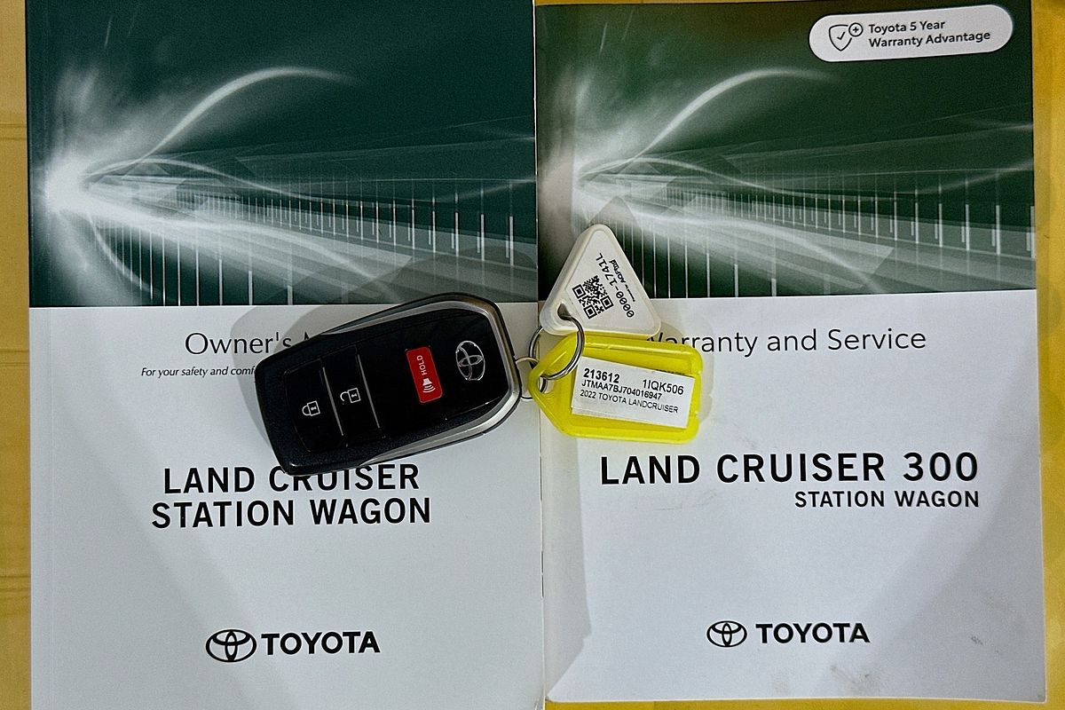 2022 Toyota LANDCRUISER LC300 VX (4x4) FJA300R