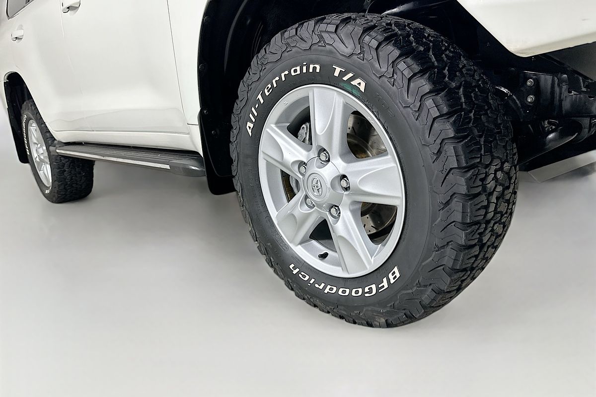 2011 Toyota LANDCRUISER SAHARA (4x4) VDJ200R 09 UPGRADE