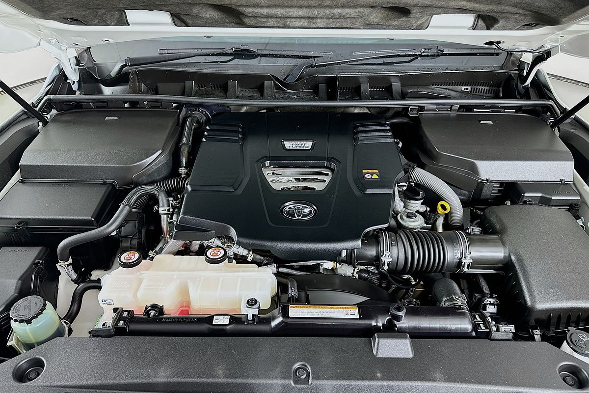 2022 Toyota Landcruiser LC300 SAHARA (4x4) FJA300R