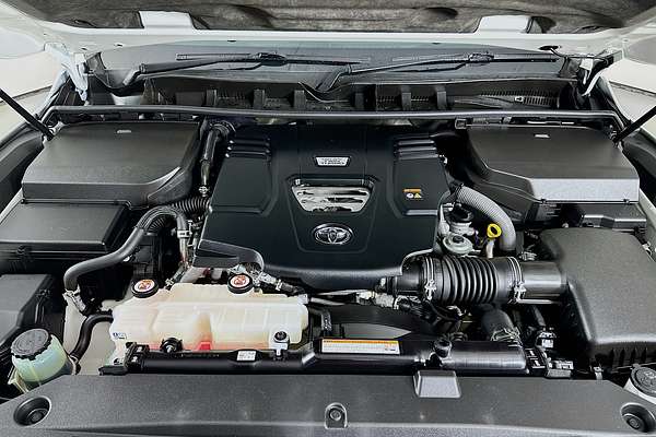 2022 Toyota Landcruiser LC300 SAHARA (4x4) FJA300R