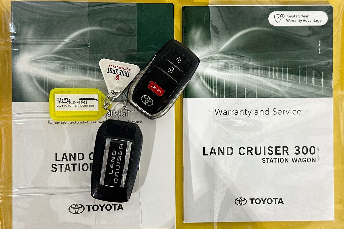 2023 Toyota LANDCRUISER LC300 VX (4x4) FJA300R