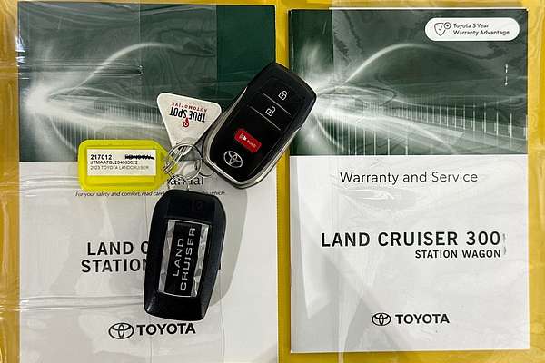 2023 Toyota LANDCRUISER LC300 VX (4x4) FJA300R