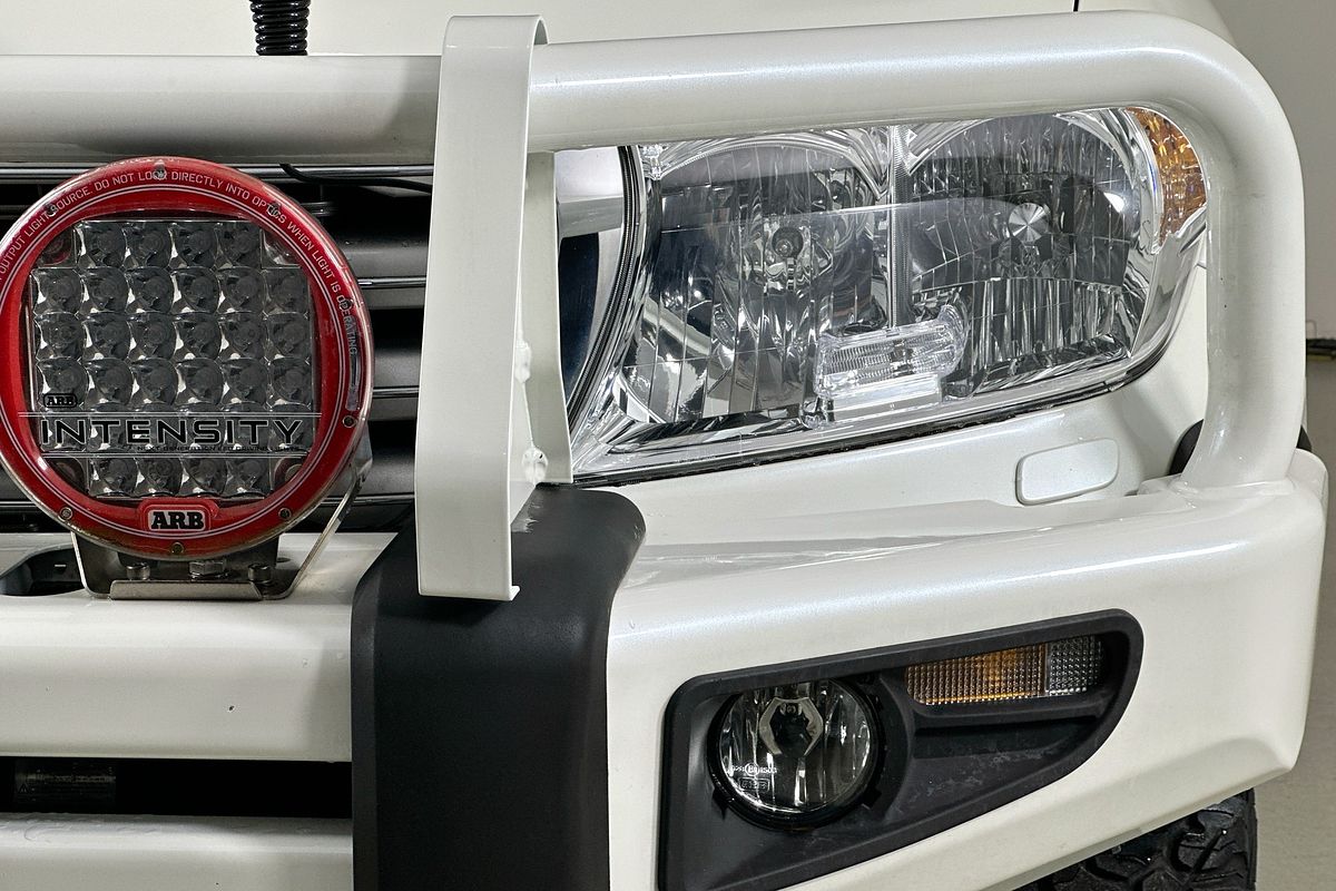 2011 Toyota LANDCRUISER SAHARA (4x4) VDJ200R 09 UPGRADE