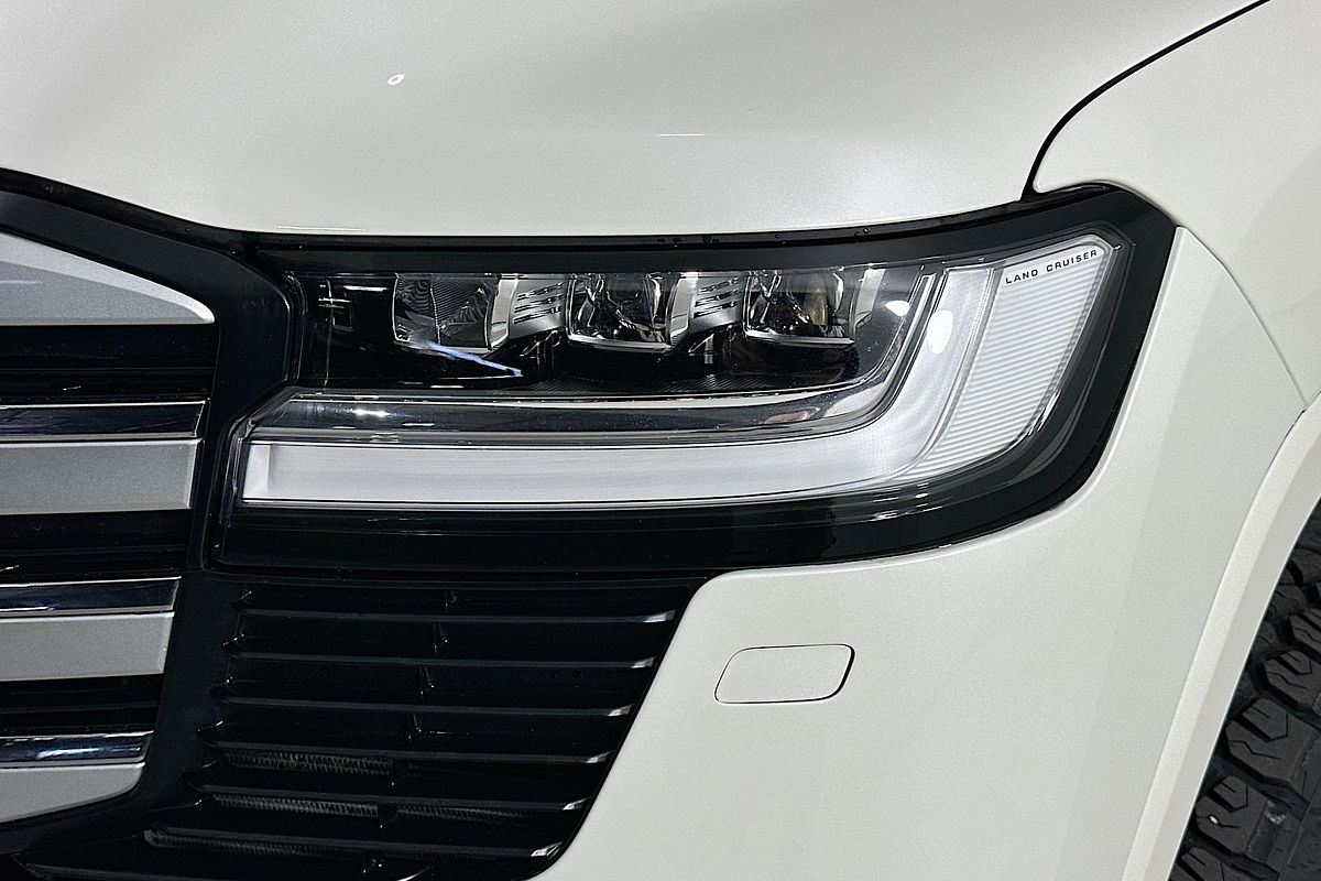 2022 Toyota Landcruiser LC300 SAHARA (4x4) FJA300R