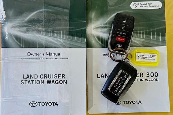 2022 Toyota Landcruiser LC300 SAHARA (4x4) FJA300R