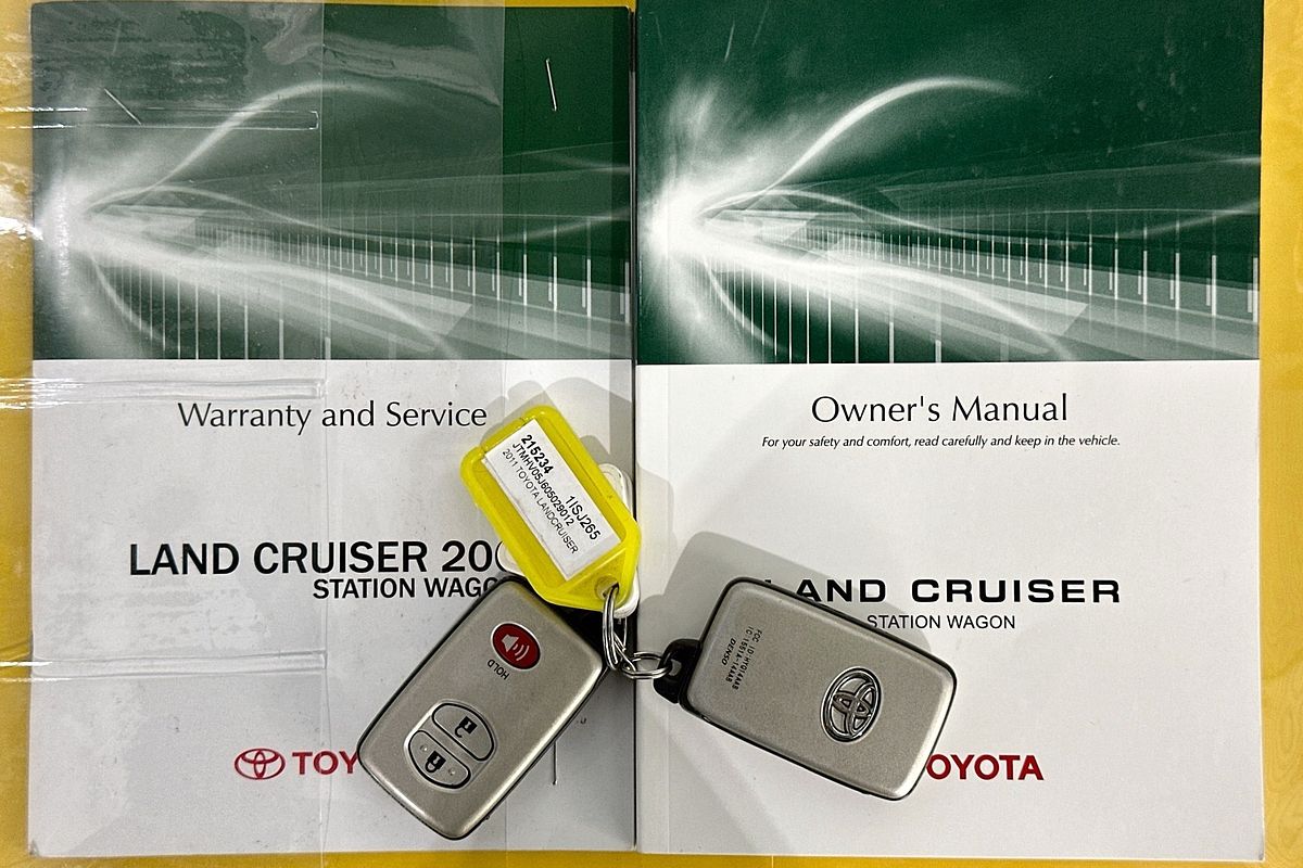 2011 Toyota LANDCRUISER SAHARA (4x4) VDJ200R 09 UPGRADE