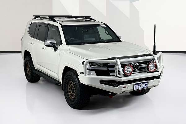 2022 Toyota LANDCRUISER LC300 SAHARA (4x4) FJA300R