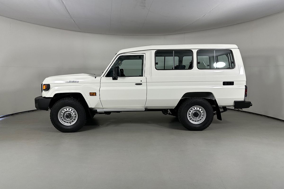 2024 Toyota Landcruiser GXL Troopcarrier GDJL78R