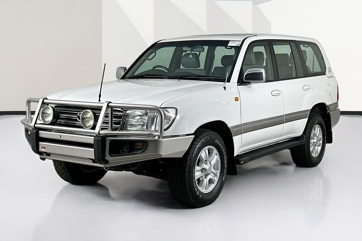 2004 Toyota LANDCRUISER SAHARA (4x4) HDJ100R
