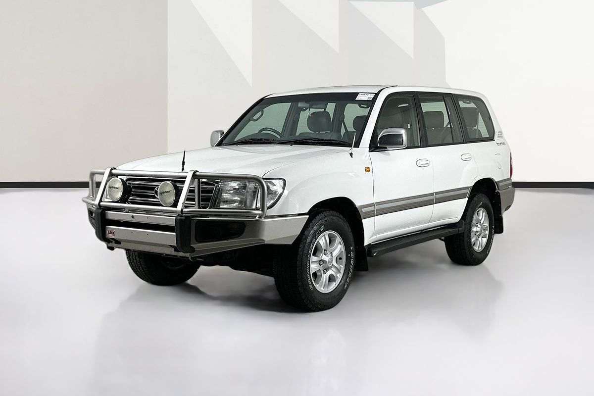 2004 Toyota LANDCRUISER SAHARA (4x4) HDJ100R