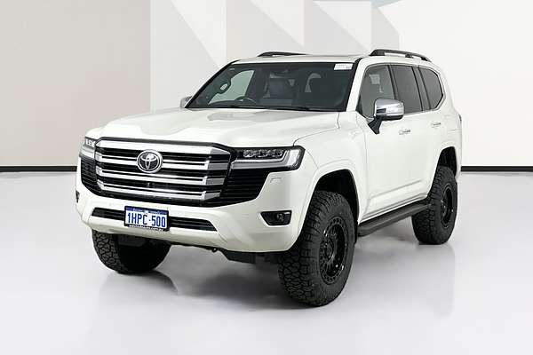 2022 Toyota Landcruiser LC300 SAHARA (4x4) FJA300R