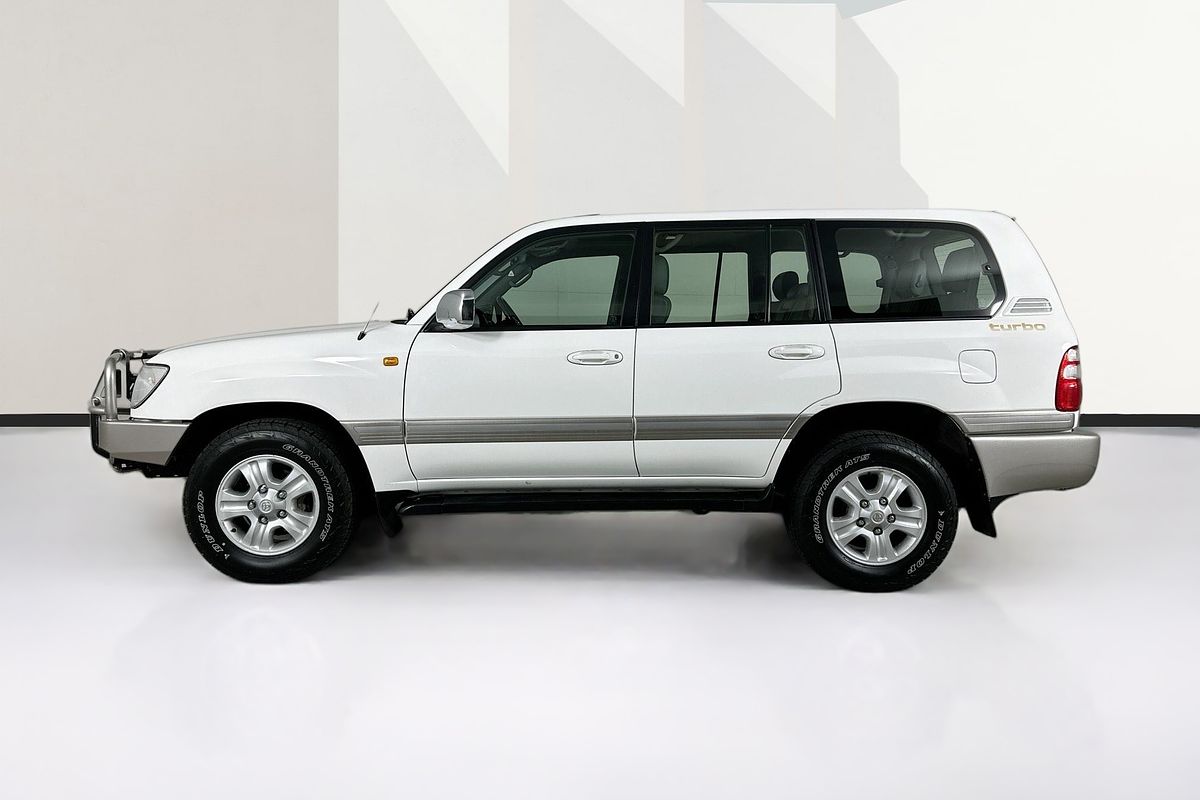 2004 Toyota LANDCRUISER SAHARA (4x4) HDJ100R