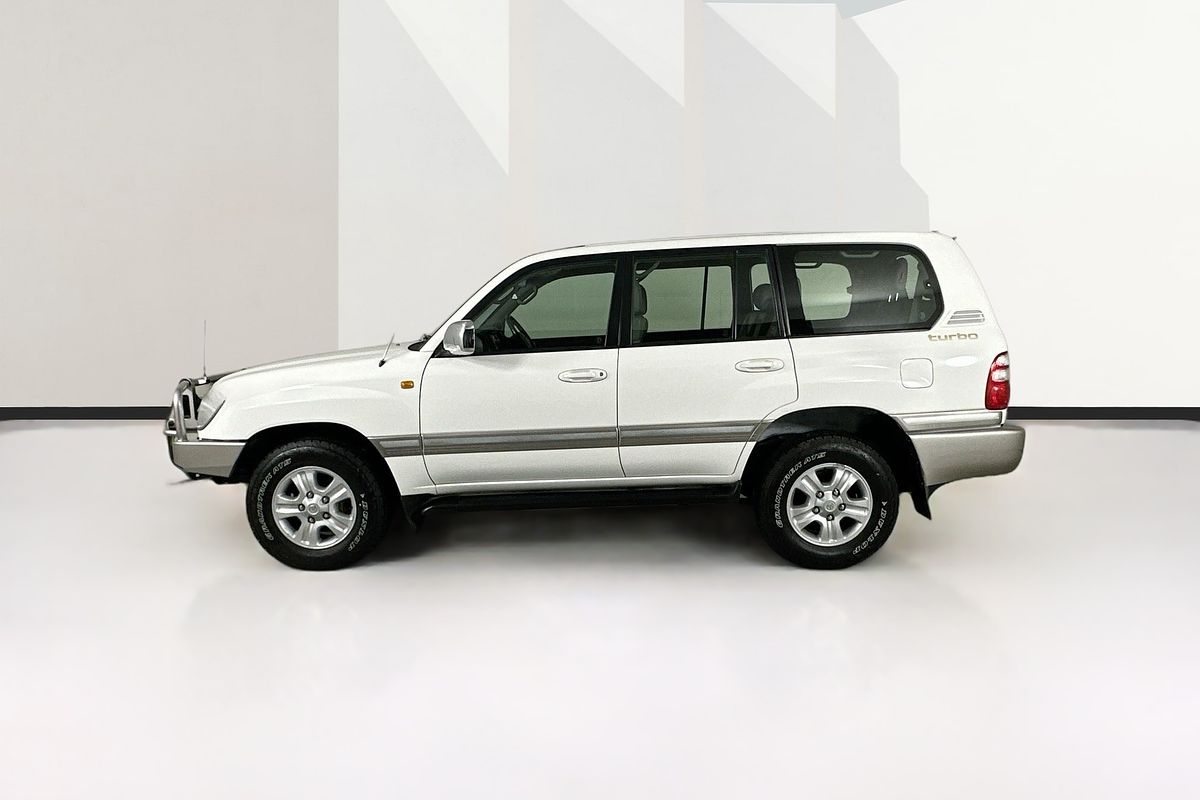 2004 Toyota LANDCRUISER SAHARA (4x4) HDJ100R