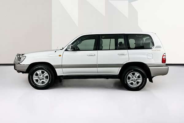 2004 Toyota LANDCRUISER SAHARA (4x4) HDJ100R