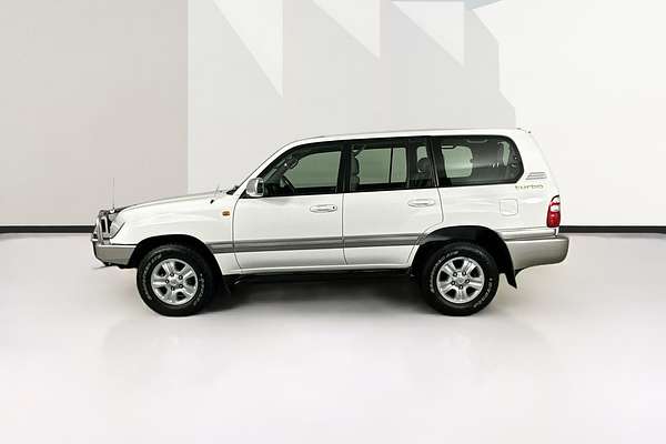 2004 Toyota LANDCRUISER SAHARA (4x4) HDJ100R