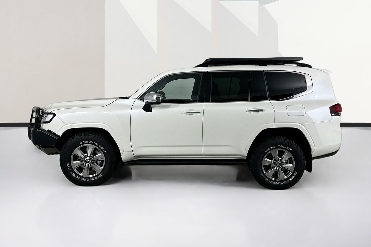 2022 Toyota LANDCRUISER LC300 SAHARA (4x4) FJA300R