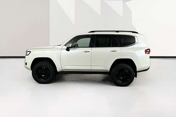 2022 Toyota Landcruiser LC300 SAHARA (4x4) FJA300R