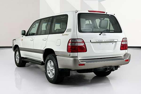 2004 Toyota LANDCRUISER SAHARA (4x4) HDJ100R