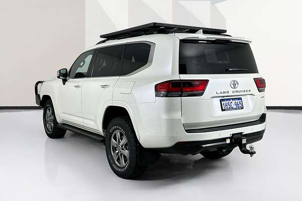 2022 Toyota LANDCRUISER LC300 SAHARA (4x4) FJA300R