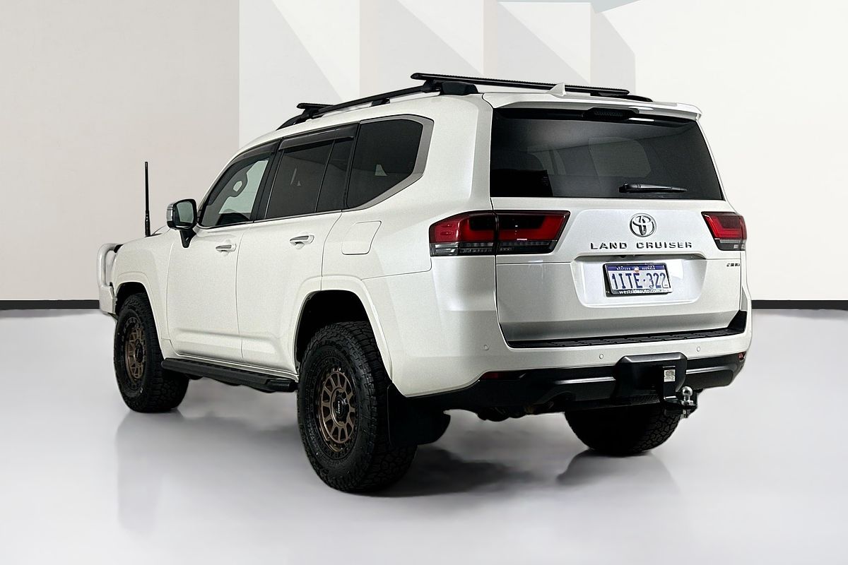 2022 Toyota LANDCRUISER LC300 SAHARA (4x4) FJA300R