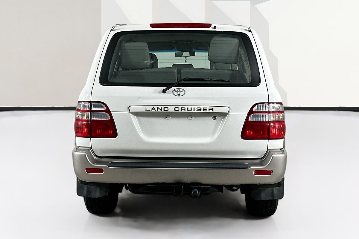 2004 Toyota LANDCRUISER SAHARA (4x4) HDJ100R