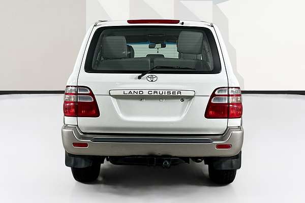 2004 Toyota LANDCRUISER SAHARA (4x4) HDJ100R