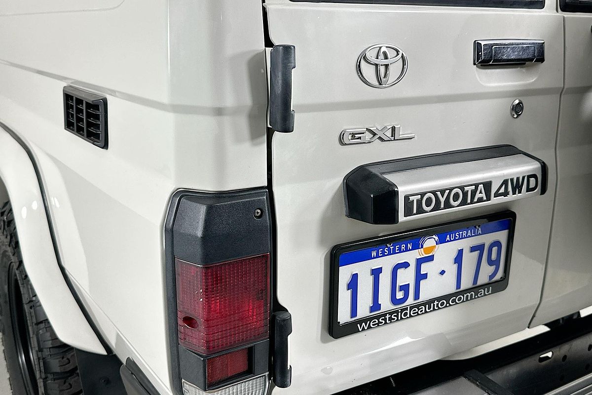 2016 Toyota Landcruiser GXL Troopcarrier VDJ78R