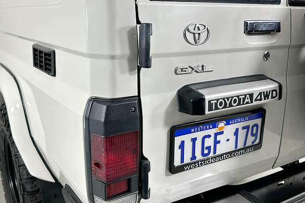 2016 Toyota Landcruiser GXL Troopcarrier VDJ78R