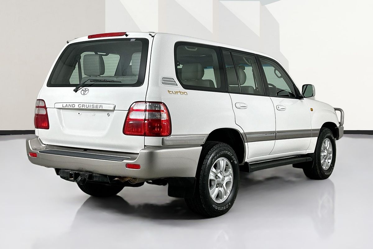 2004 Toyota LANDCRUISER SAHARA (4x4) HDJ100R