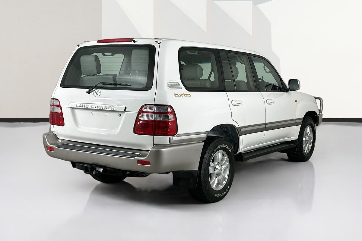 2004 Toyota LANDCRUISER SAHARA (4x4) HDJ100R