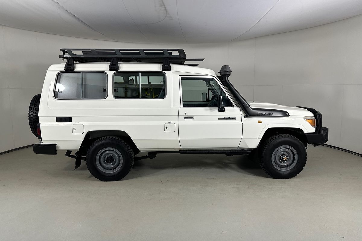 2015 Toyota LANDCRUISER WORKMATE (4x4) 2 SEAT VDJ78R MY12 UPDATE