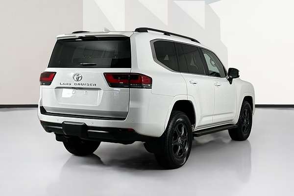 2023 Toyota LANDCRUISER LC300 VX (4x4) FJA300R