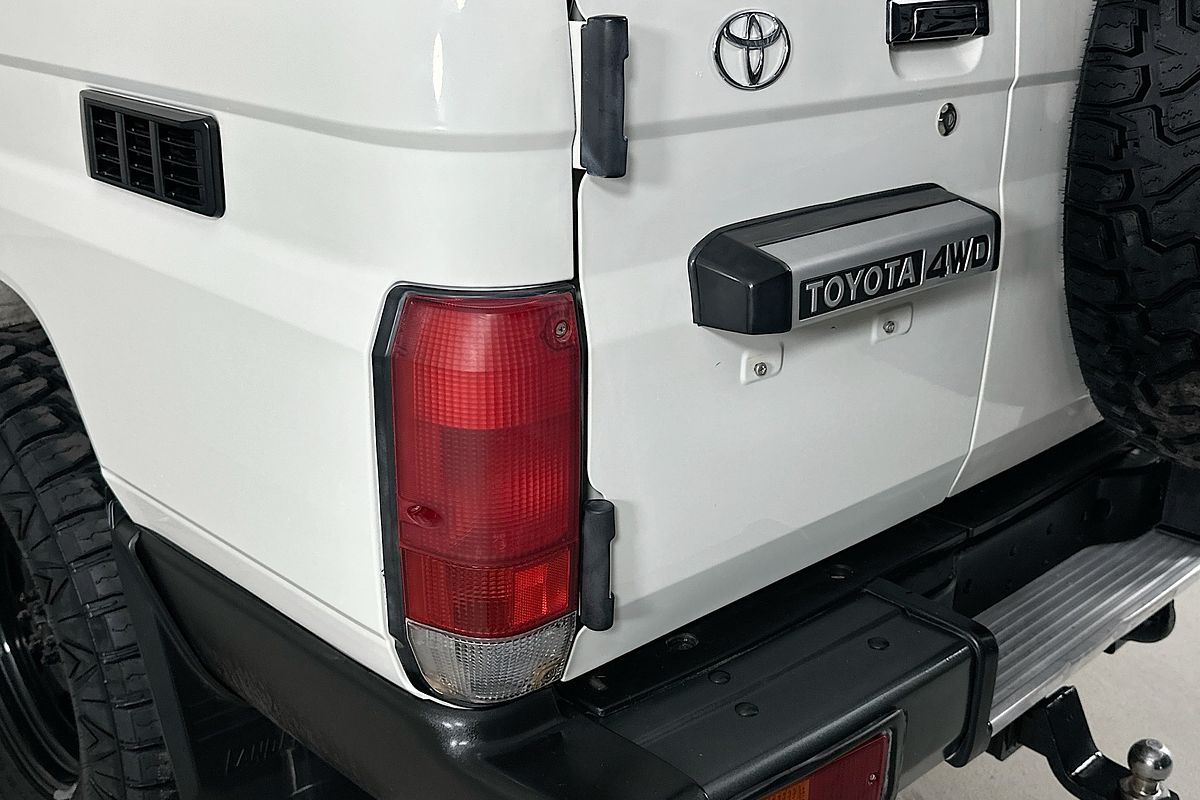 2017 Toyota LANDCRUISER WORKMATE (4x4) VDJ76R MY18