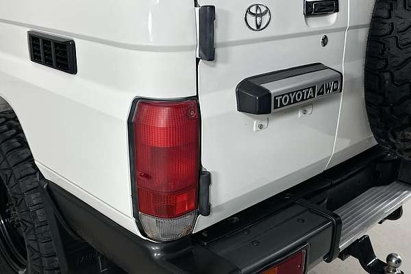 2017 Toyota LANDCRUISER WORKMATE (4x4) VDJ76R MY18