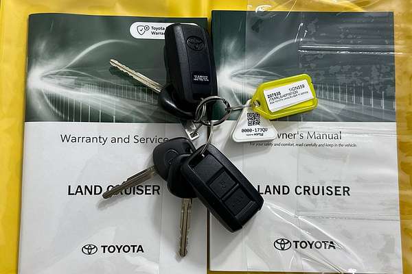 2024 Toyota Landcruiser GXL Troopcarrier GDJL78R