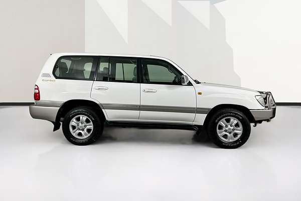 2004 Toyota LANDCRUISER SAHARA (4x4) HDJ100R