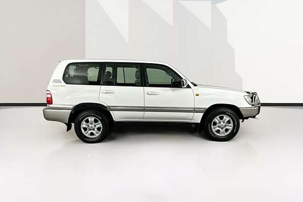 2004 Toyota LANDCRUISER SAHARA (4x4) HDJ100R