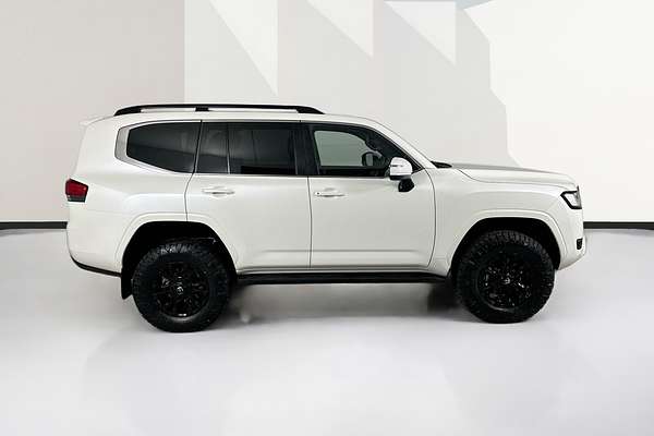 2024 Toyota LANDCRUISER VX FJA300R